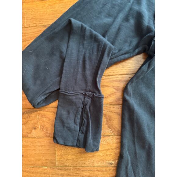 We The free long Sleeve tee Medium Charcoal/vintage black Raw Hem - Picture 5 of 14